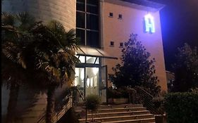 Mini hotel